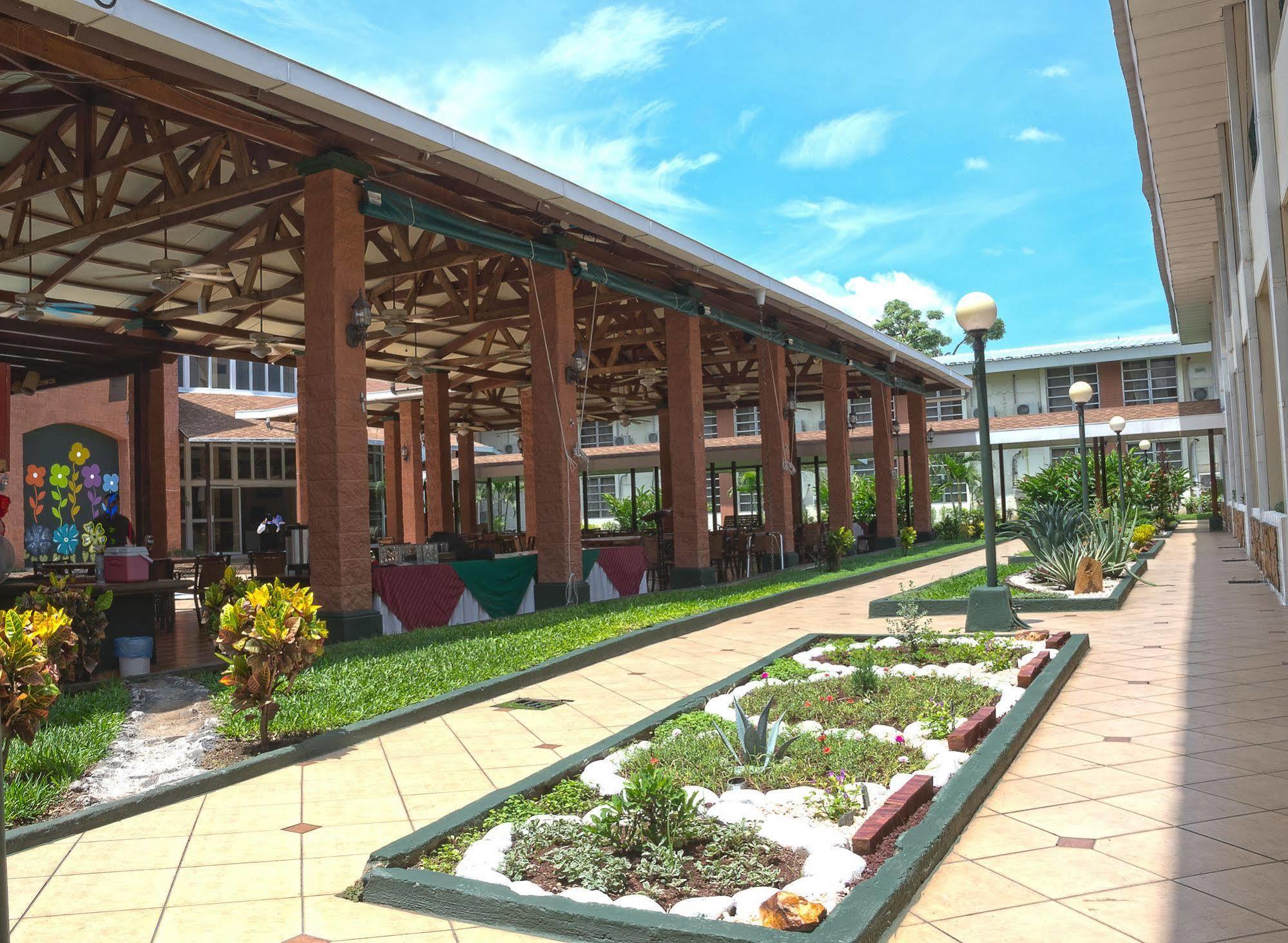 Hotel Tropico Inn 圣米格尔 外观 照片